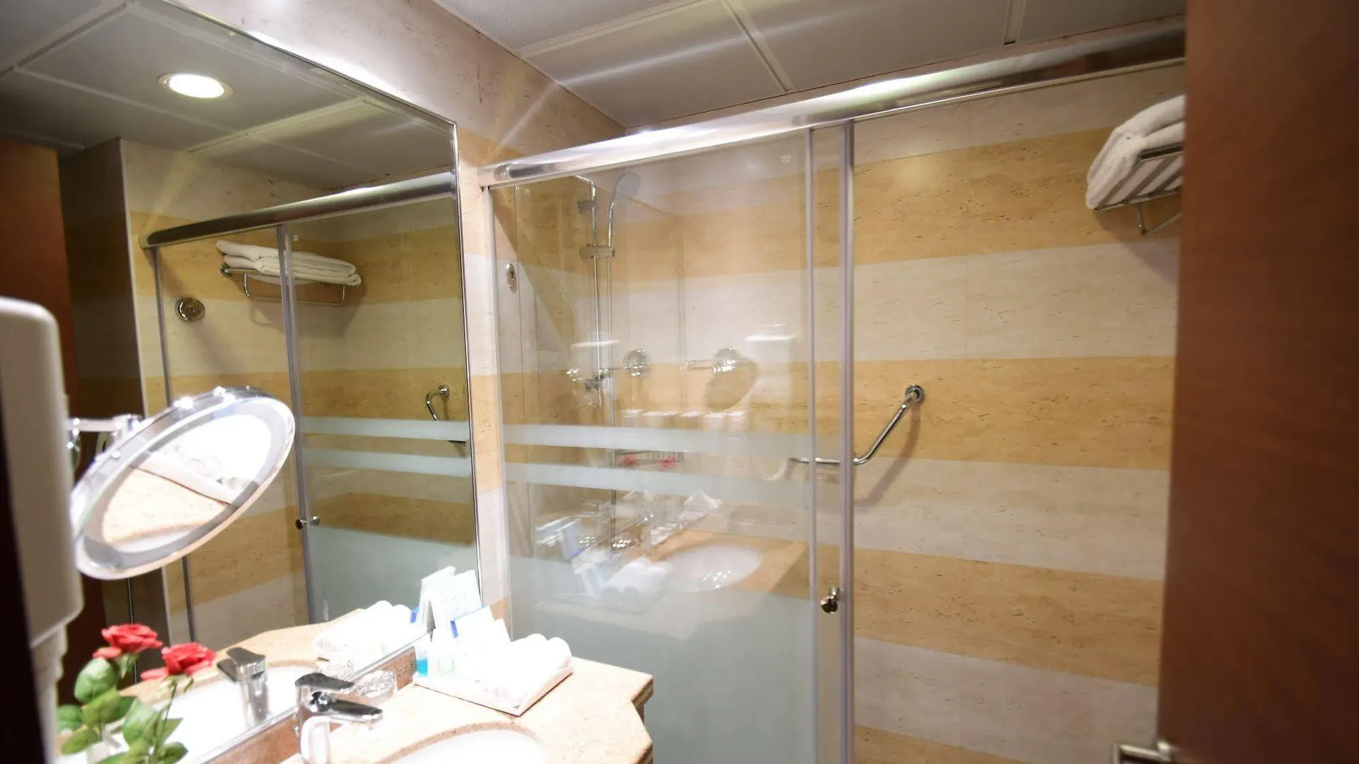 Al Ansar Golden Tulip Hotel Medina